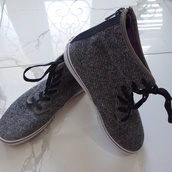 Vans Off The Wall High top Sneakers - Picture 2 of 11